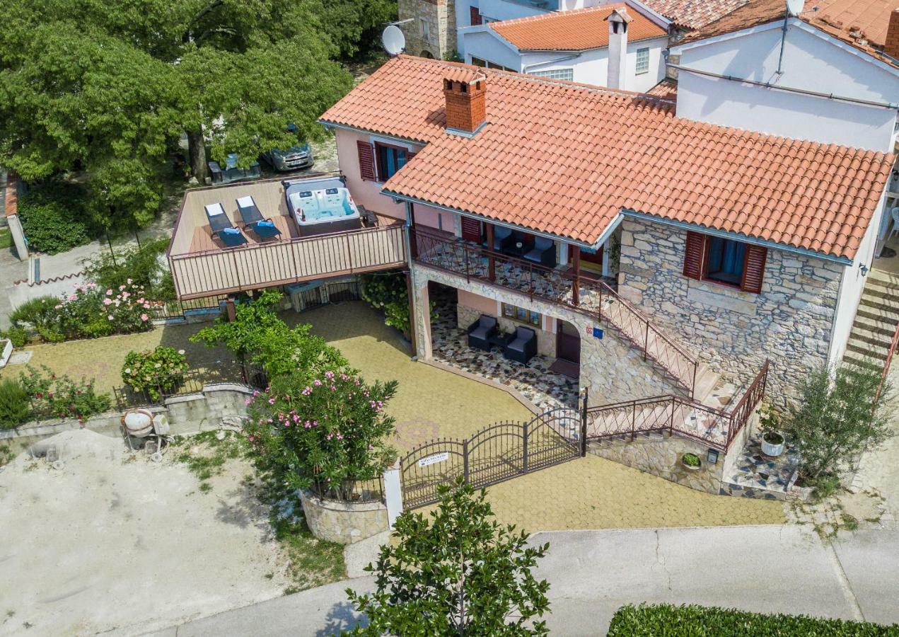 Villa Michelle Karojba المظهر الخارجي الصورة